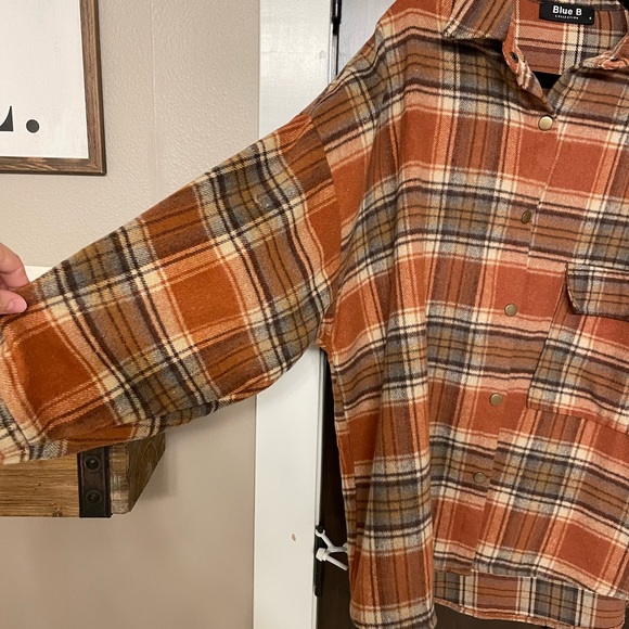 Rust Shacket - Picture 2 of 4